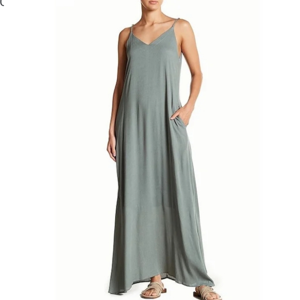 West Kei Green Womens V-Neck Textured NWOT